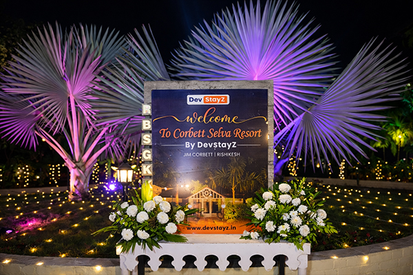 Outdoor wedding Jim Corbett floral decor